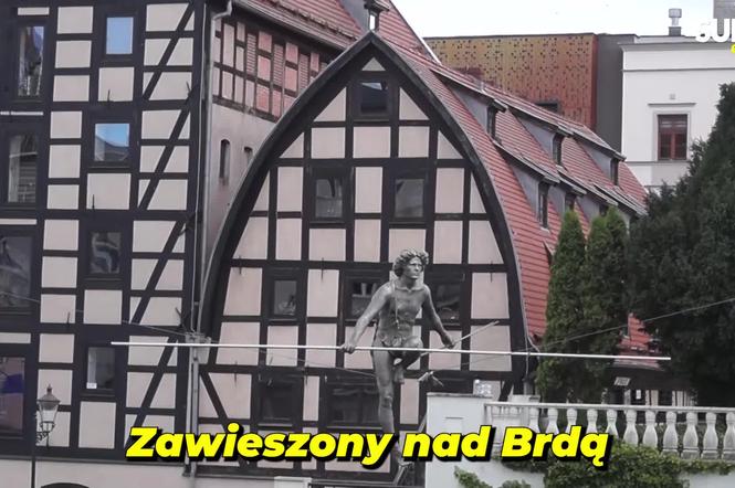 Między niebem a wodą. Rzeźba „Przechodzący przez Rzekę” wciąż zachwyca turystów