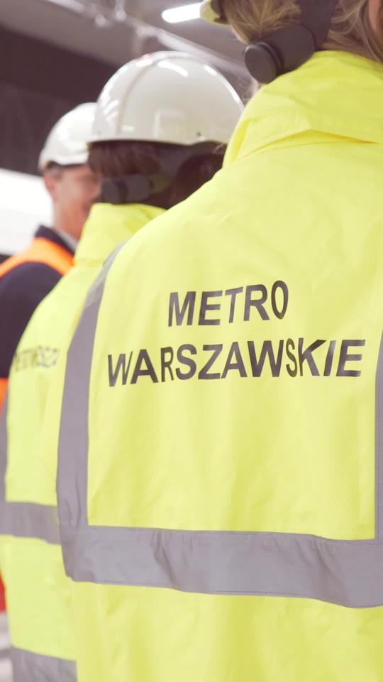 Przejechaliśmy się przez nowe stacje metra w Warszawie. Robią wrażenie!