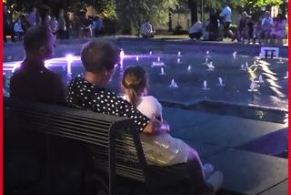 Muzyka, światło i woda w sercu Bydgoszczy. Ta fontanna naprawdę gra!