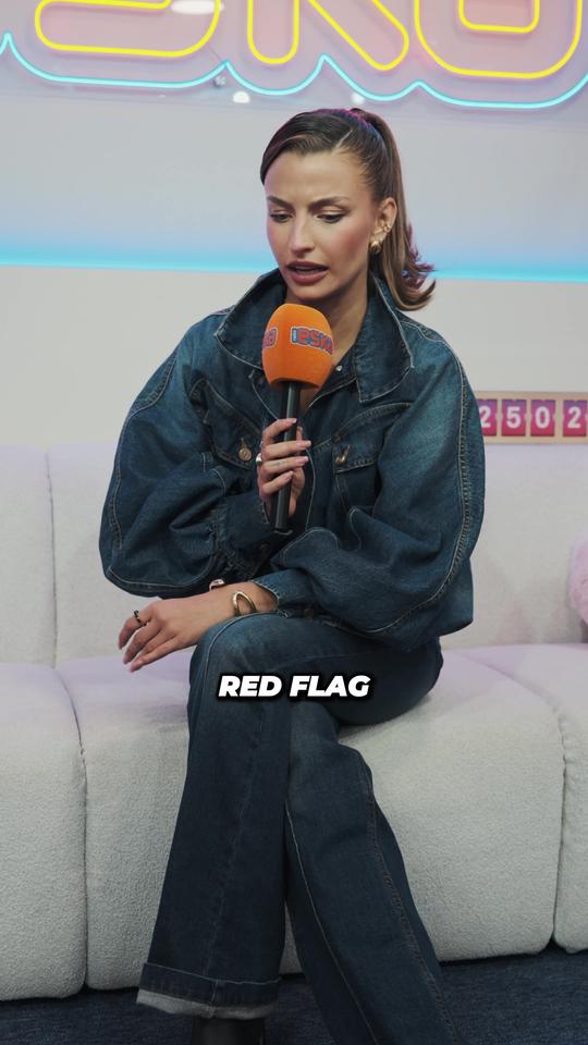 Red/green flag z Julią Wieniawą | Radio ESKA