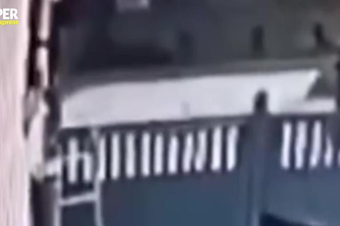 Dziewczynka przejechana pod szkołą. Monitoring wszystko nagrał! Trudno powstrzymać łzy 