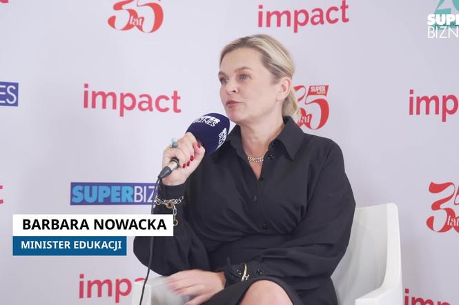 Wielkie zmiany w szkołach. Nowacka o zakazie smartfonów