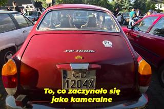 Motoryzacyjne legendy pod Torbydem. Bydgoskie Klasyki Nocą znów przyciągnęły tłumy