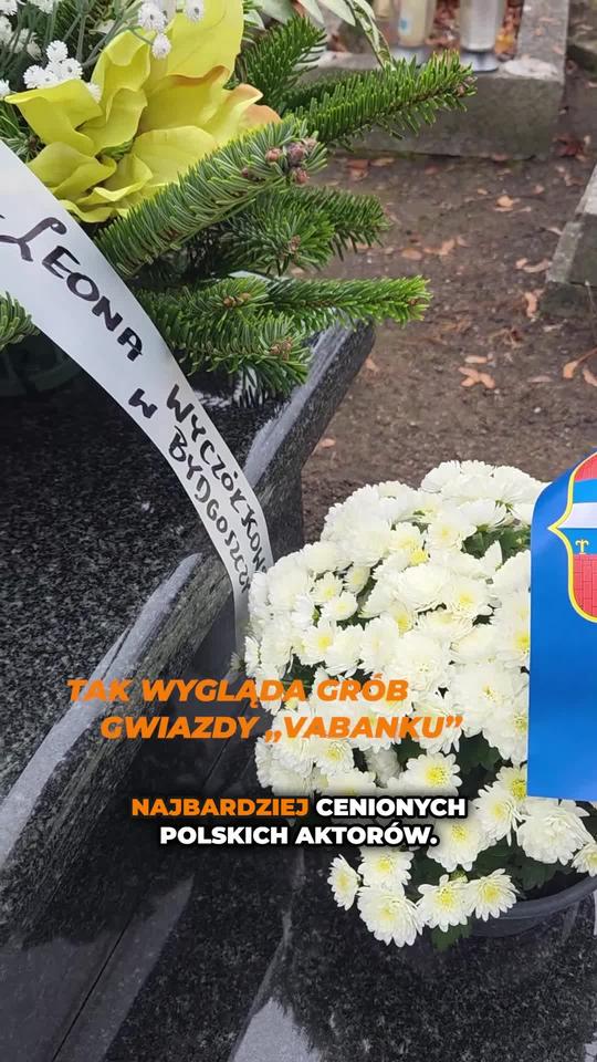 Tak wygląda grób gwiazdy „Vabanku”. Spoczął obok ukochanej mamy