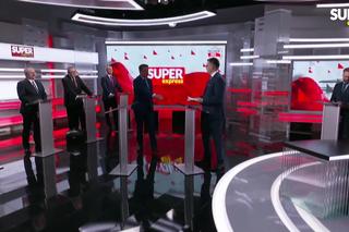 Zaskakujący gest podczas debaty Super Expressu! Hołownia wręczył prezent rywalowi