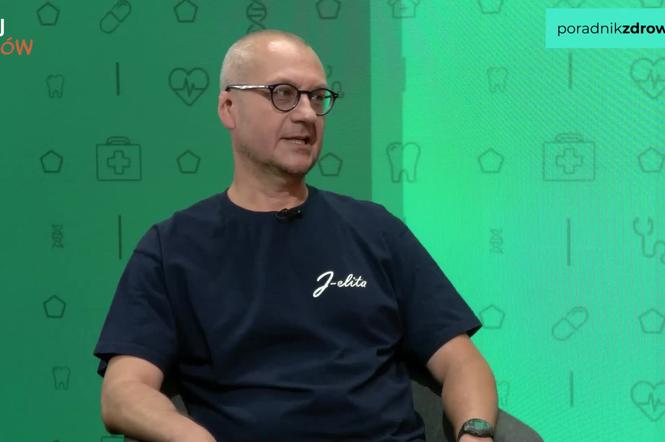 Gadaj Zdrów: “Dorosłym ludziom zdarza się, że nie zdążą do toalety”. Jacek o chorobie Leśniowskiego-Crohna