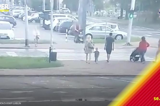 Puławy. BMW wjechało w matkę z dzieckiem. Policja udostępniła przerażające nagranie [WIDEO]